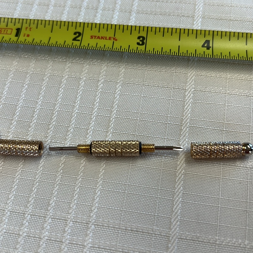 3-in-1 Keychain w/Mini Screwdrivers - Picture 3 of 5